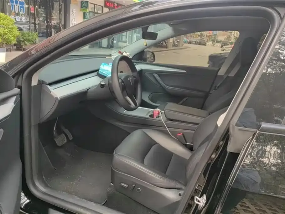 Tesla Model Y 2023 из CN, фото 8