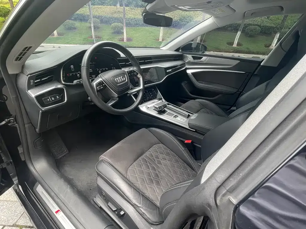 Audi A7L 2024 из CN, фото 4