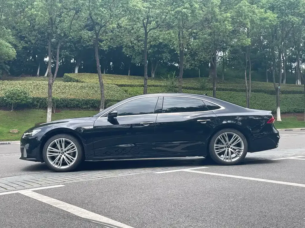Audi A7L 2024 из CN, фото 10