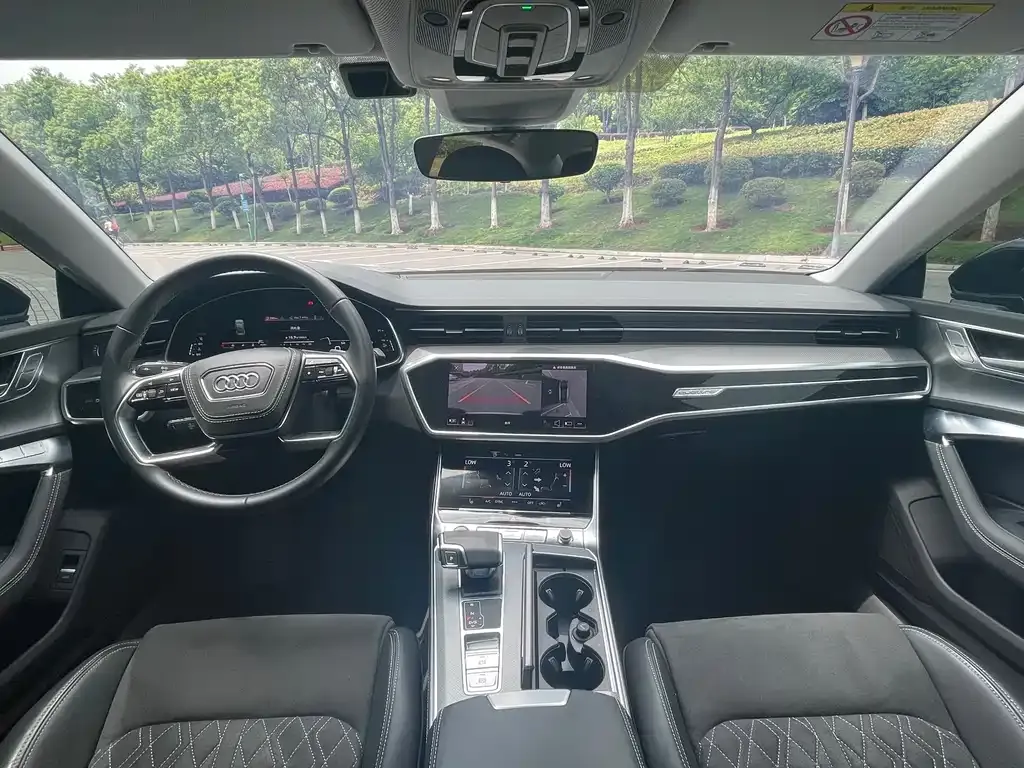 Audi A7L 2024 из CN, фото 9