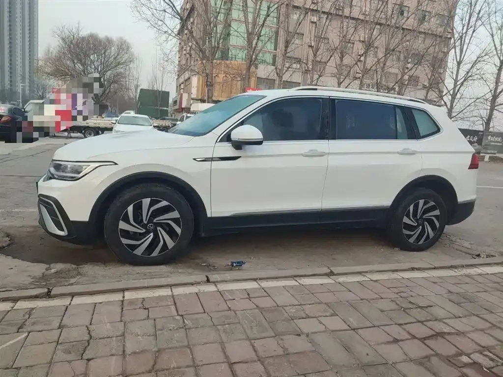 Volkswagen Tiguan L 2023 из CN, фото 9