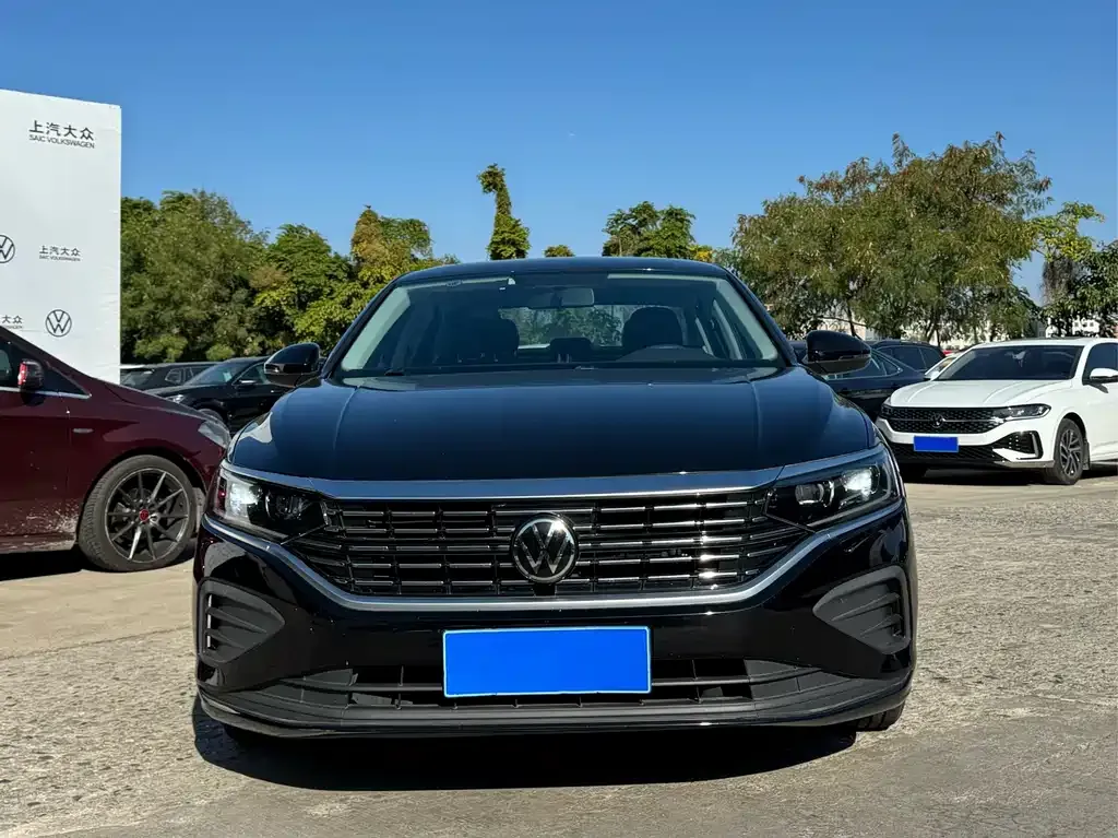 Volkswagen Passat 2023 из CN, фото 2
