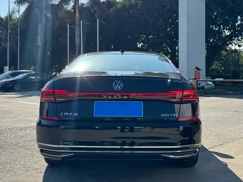 Volkswagen Passat 2023 из CN, фото 8