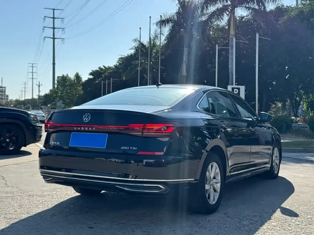 Volkswagen Passat 2023 из CN, фото 9