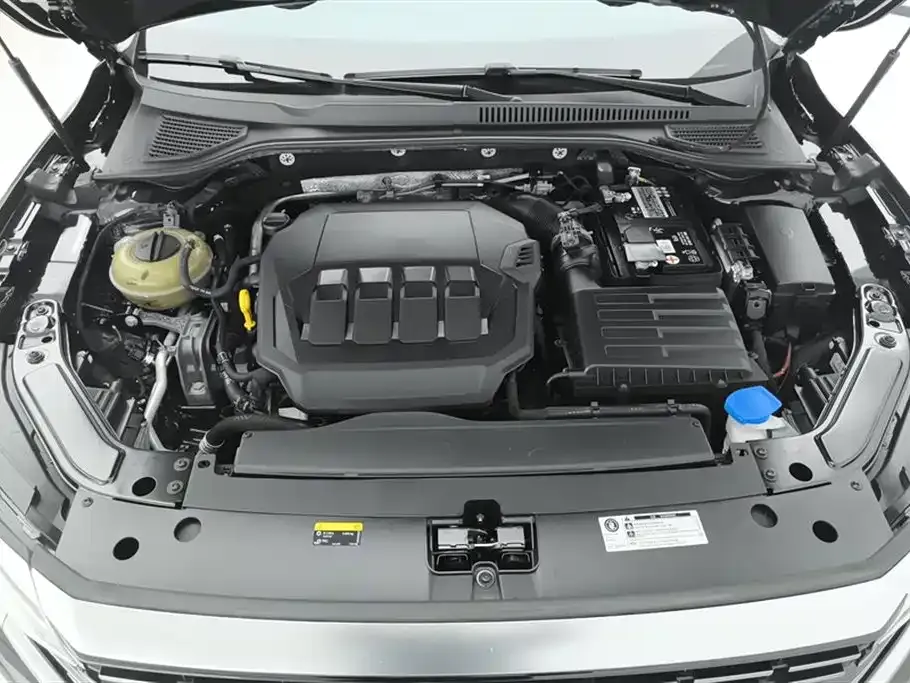 Volkswagen Passat 2023 из CN, фото 10