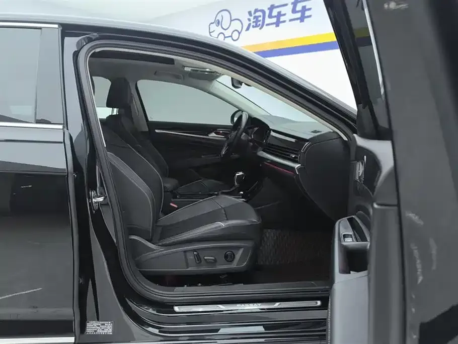 Volkswagen Passat 2023 из CN, фото 8