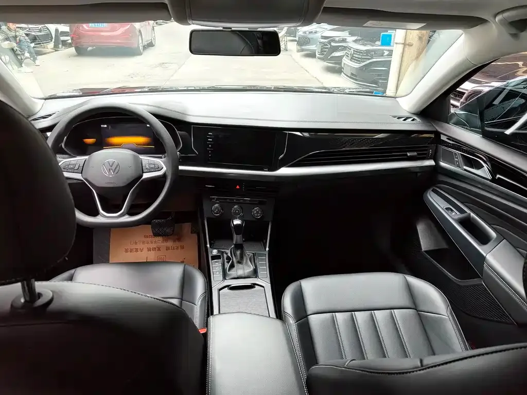 Volkswagen Passat 2023 из CN, фото 7