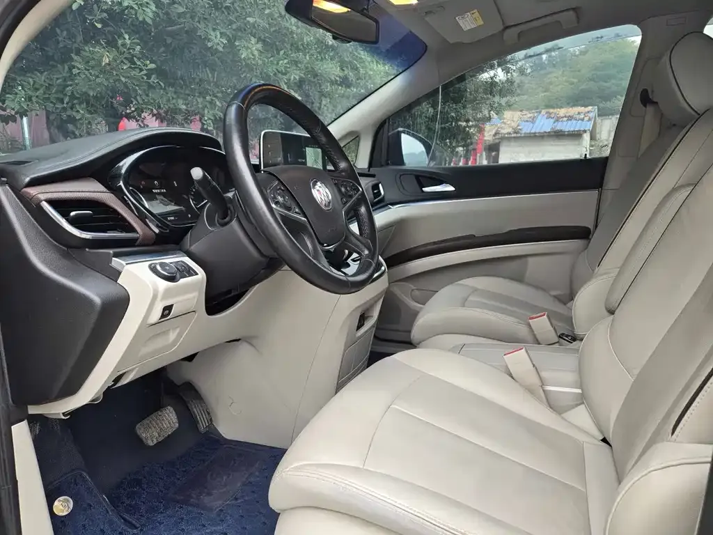 Buick GL8 2021 из CN, фото 2