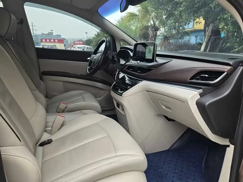 Buick GL8 2021 из CN, фото 3
