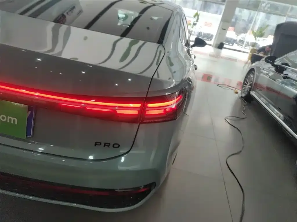 Volkswagen Passat 2024 из CN, фото 2