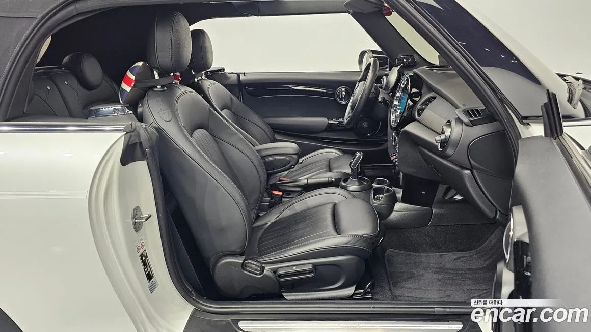 Mini Cooper Convertible 2023 из KR, фото 4