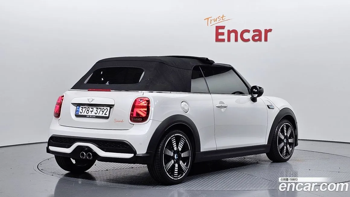 Mini Cooper Convertible 2023 из KR, фото 5