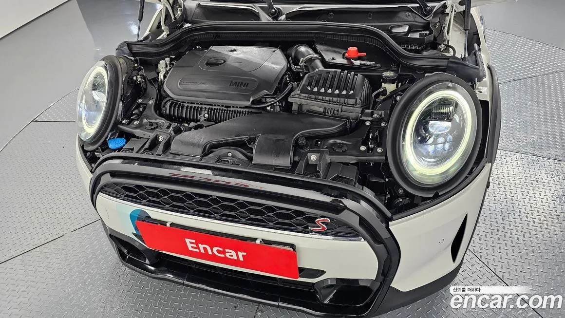 Mini Cooper Convertible 2023 из KR, фото 10