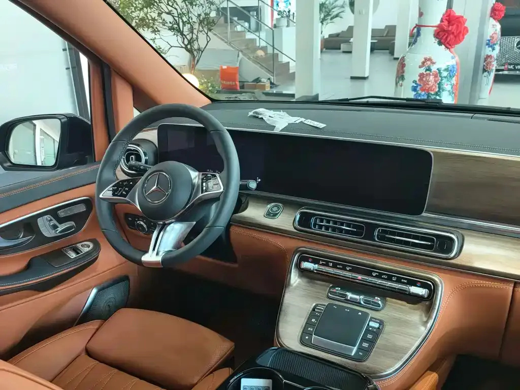 Mercedes-Benz V-Class 2025 из CN, фото 7