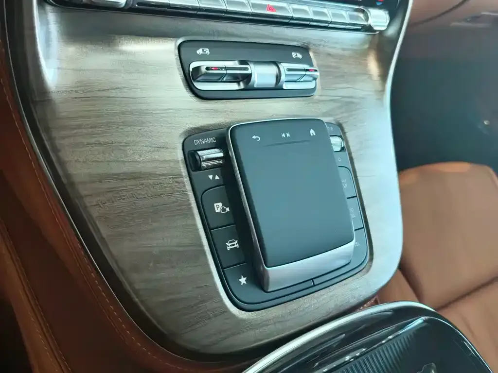 Mercedes-Benz V-Class 2025 из CN, фото 4
