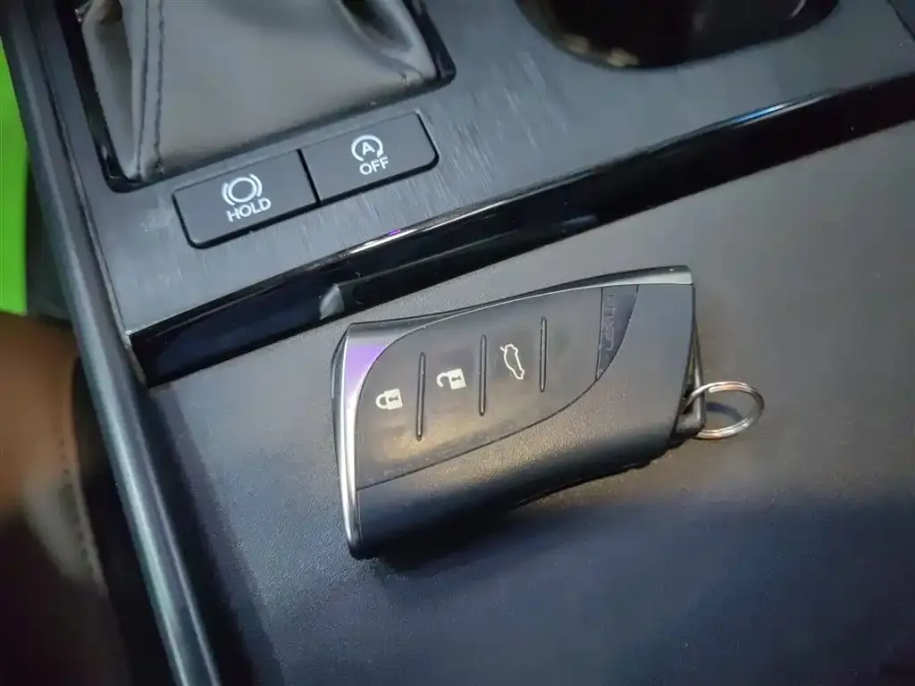 Lexus ES 2023 из CN, фото 2