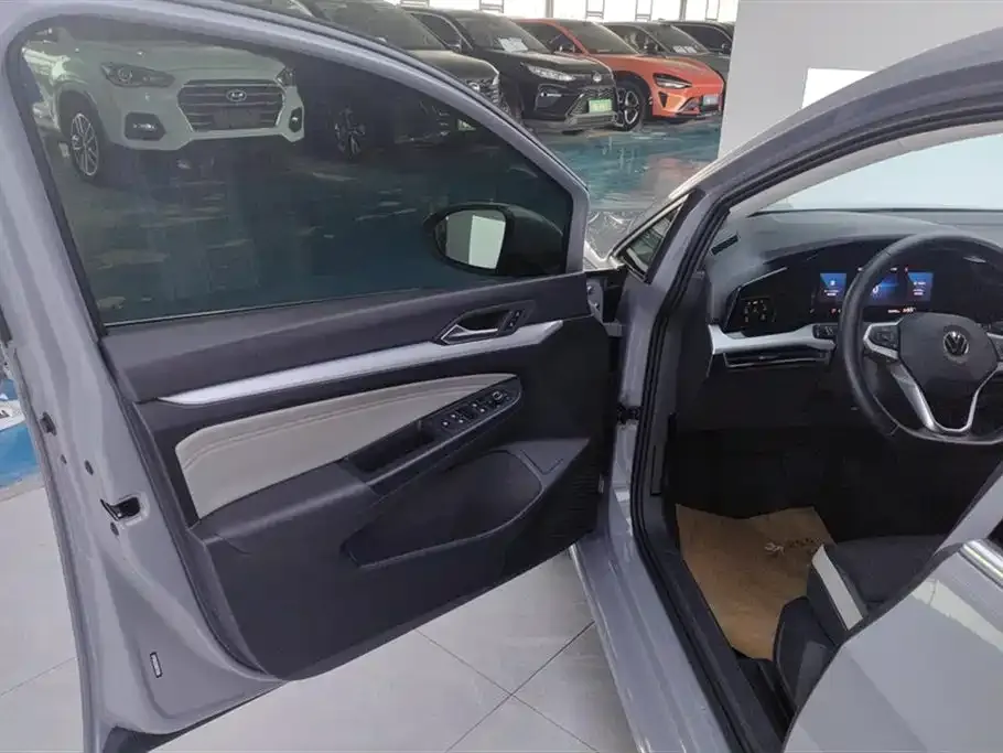 Volkswagen Golf 2021 из CN, фото 7