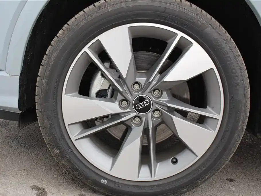 Audi Q2L 2025 из CN, фото 10