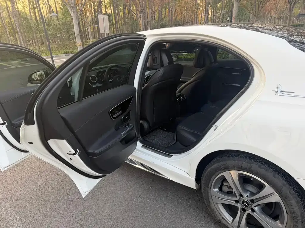 Mercedes-Benz C-Class 2023 из CN, фото 3