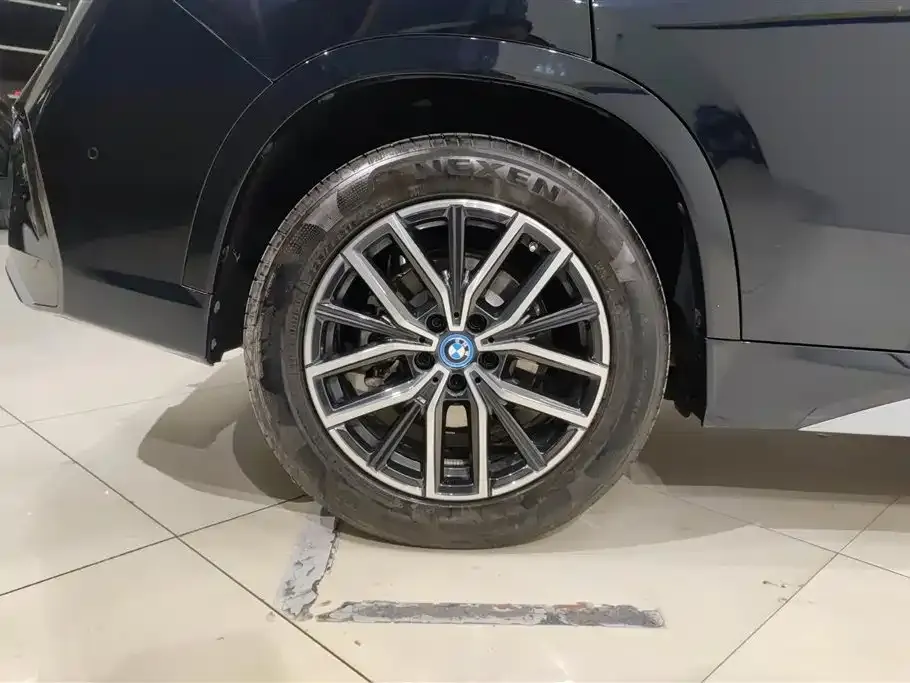 BMW iX1 2025 из CN, фото 9