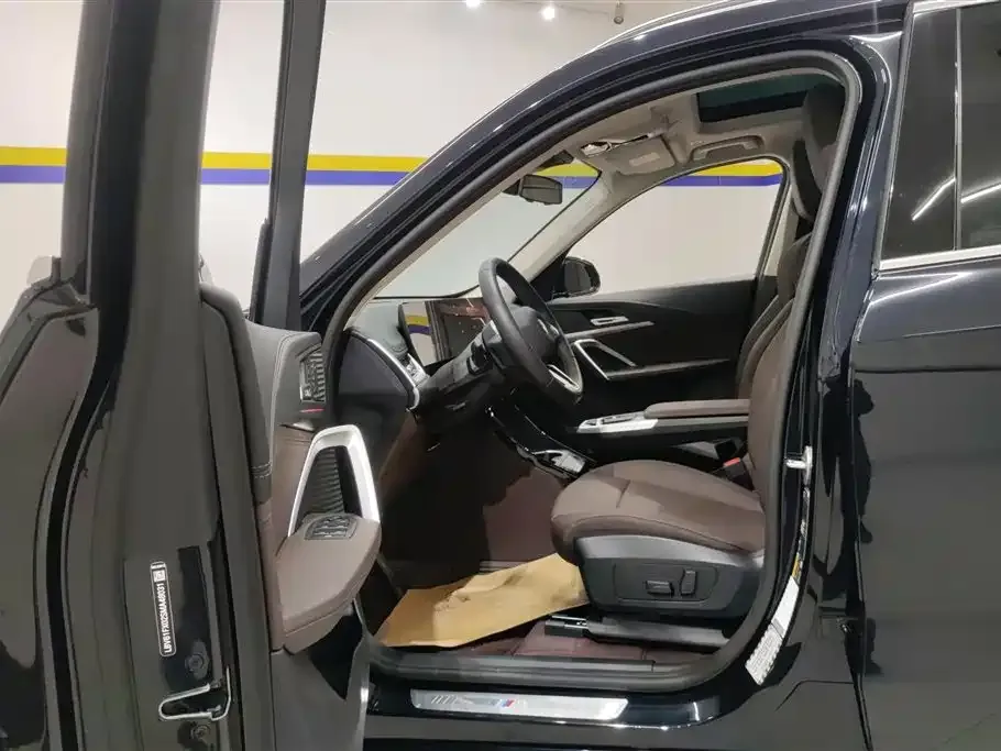 BMW iX1 2025 из CN, фото 10