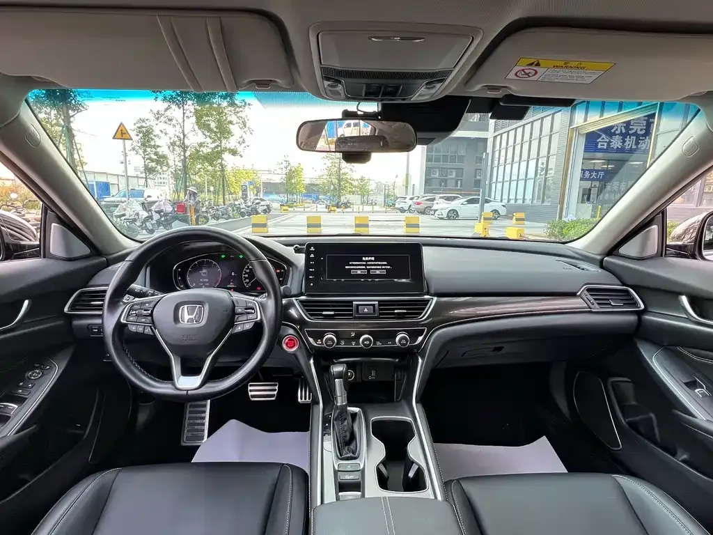 Honda Accord — фото 10