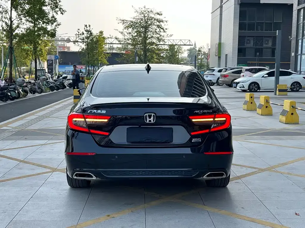 Honda Accord — фото 5