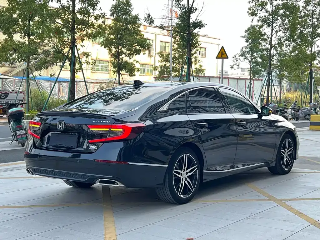 Honda Accord — фото 6