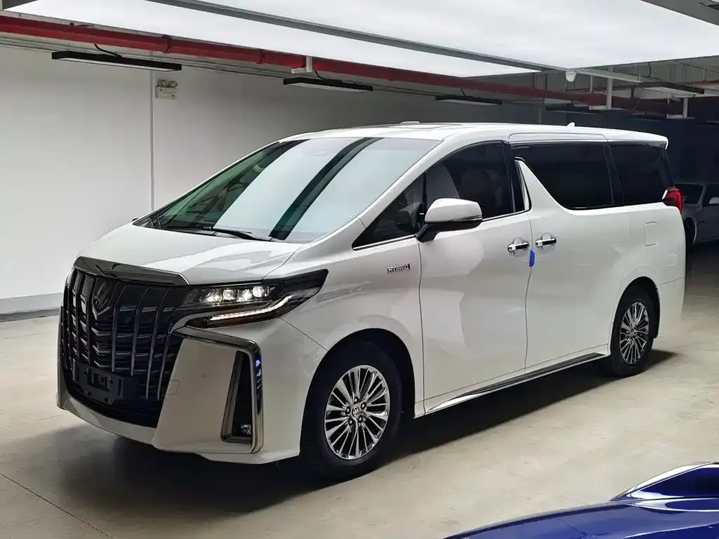 Toyota Alphard 2023 из CN, фото 1