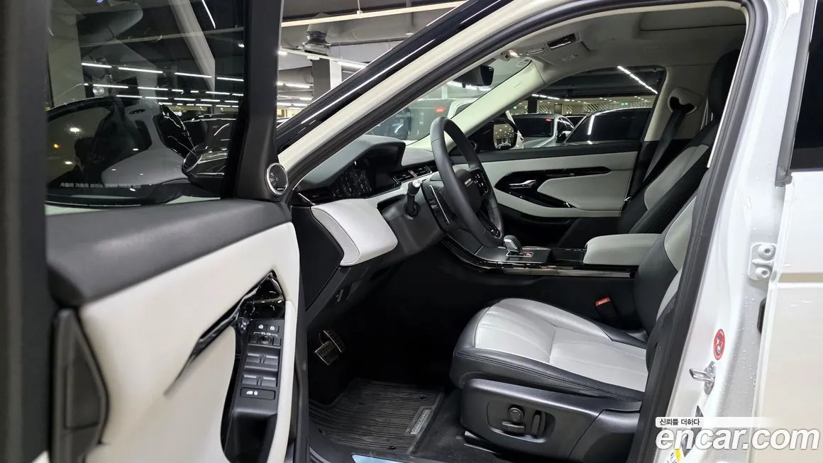 [object Object] Range Rover Evoque 2025 из KR, фото 8