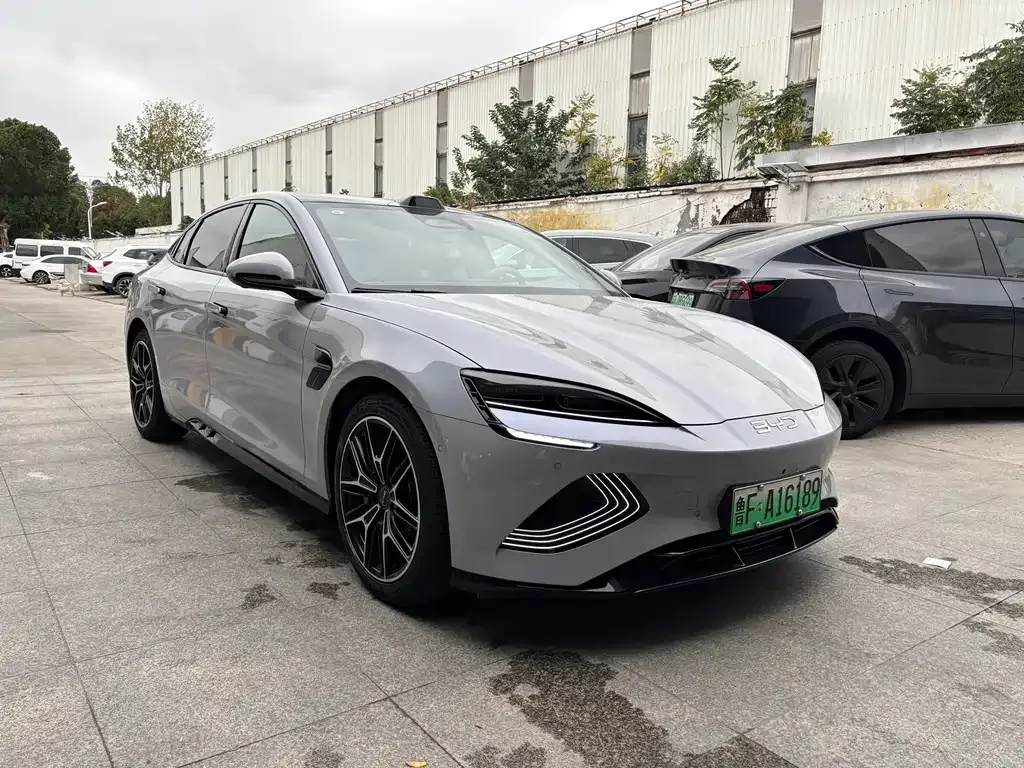 BYD Seal — фото 9