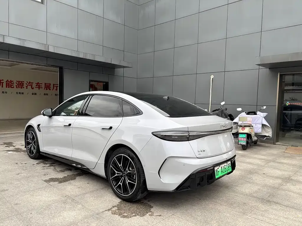 BYD Seal — фото 2