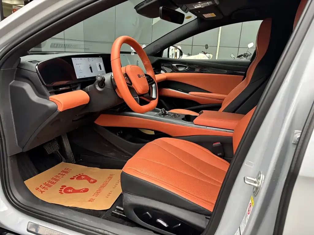 BYD Seal — фото 10