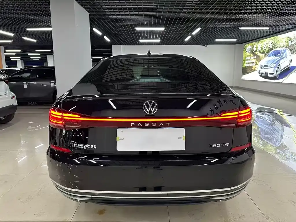 Volkswagen Passat — фото 7