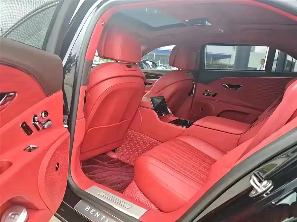 Bentley Flying Spur — фото 7