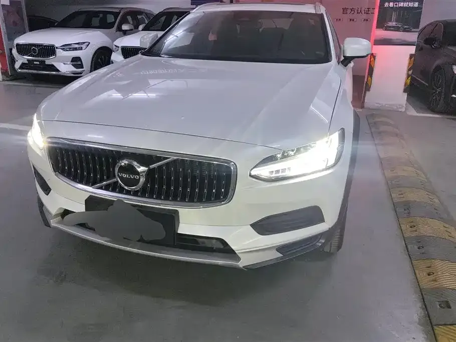 Volvo V90 — фото 1
