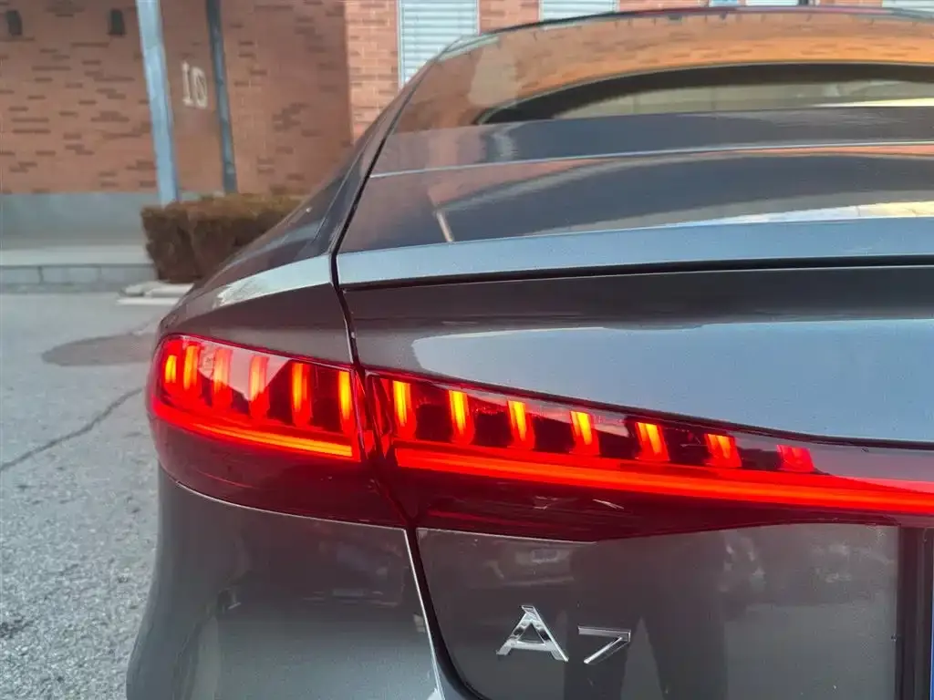 Audi A7 — фото 2
