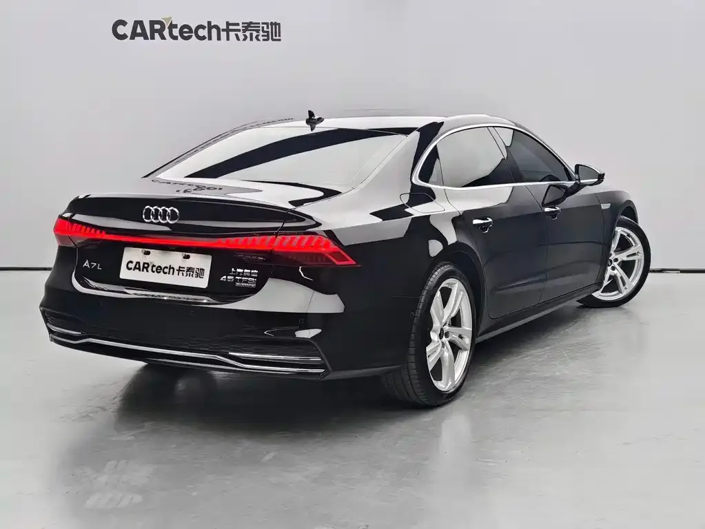 Audi A7L — фото 8