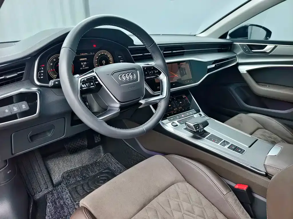 Audi A7L — фото 7