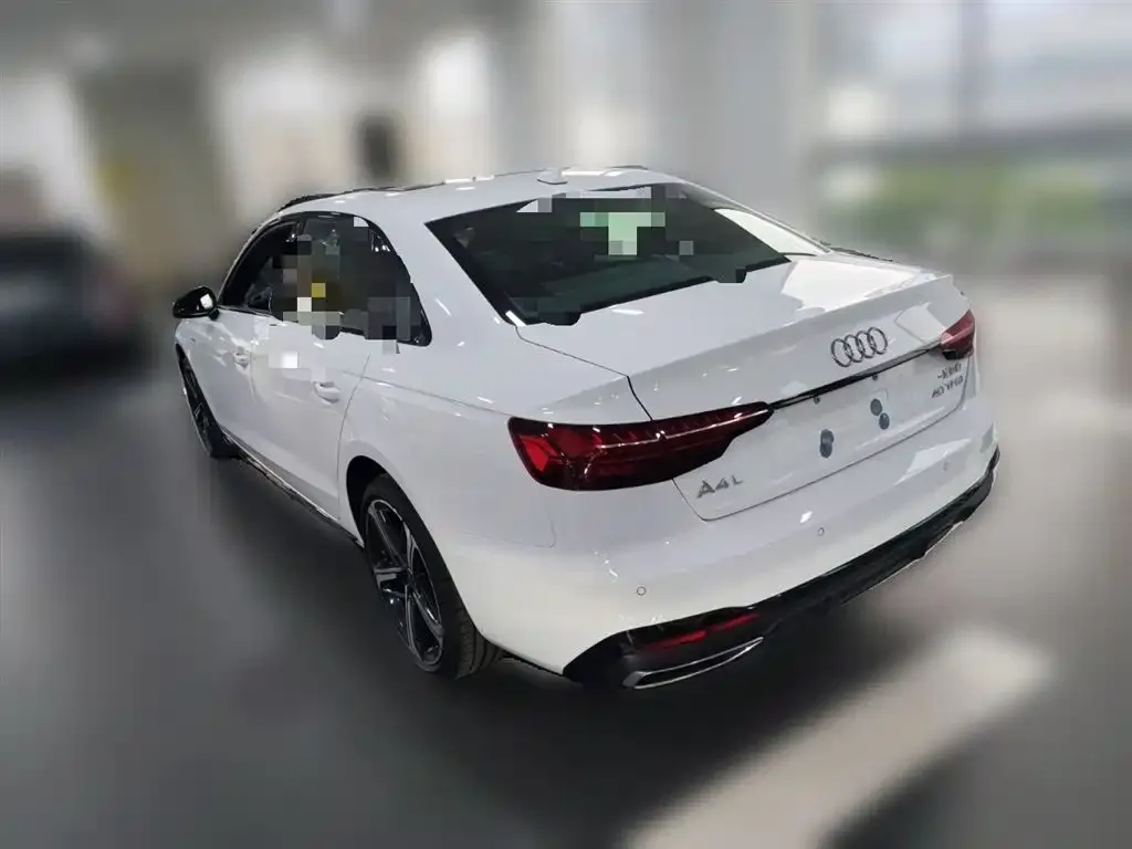 Audi A4L 2024 из CN, фото 7