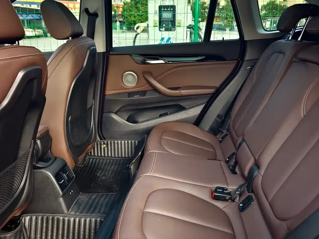BMW X1 2022 из CN, фото 10
