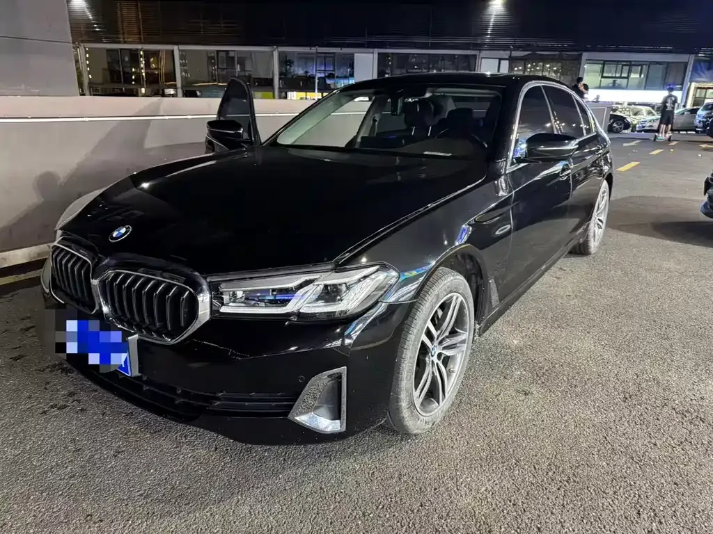BMW 5 Series — фото 1