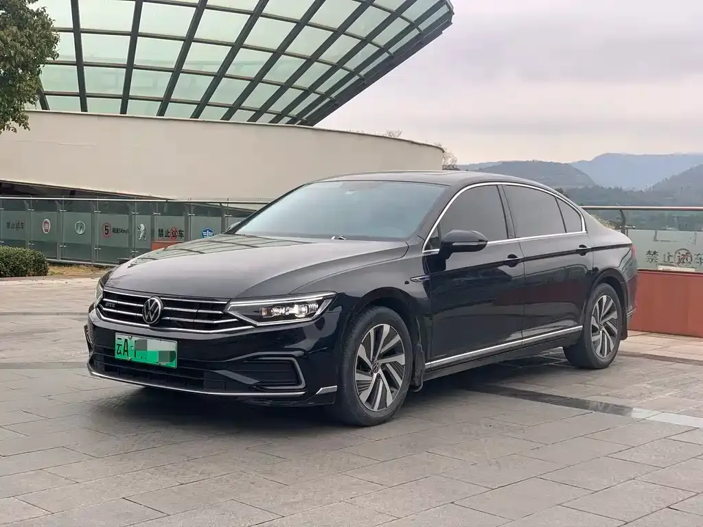 Volkswagen Magotan GTE PHEV 2022 из CN, фото 1