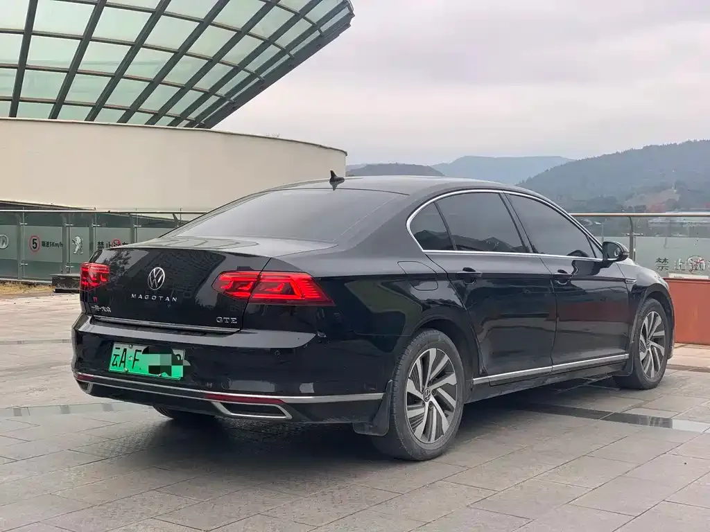 Volkswagen Magotan GTE PHEV 2022 из CN, фото 4
