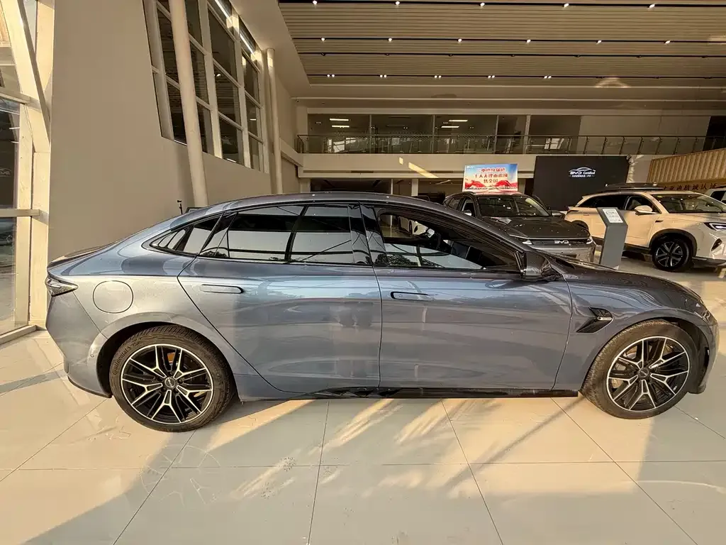 BYD Seal — фото 10