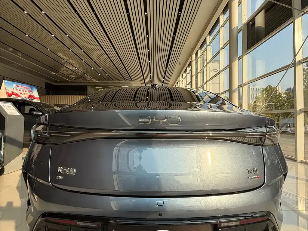 BYD Seal — фото 4