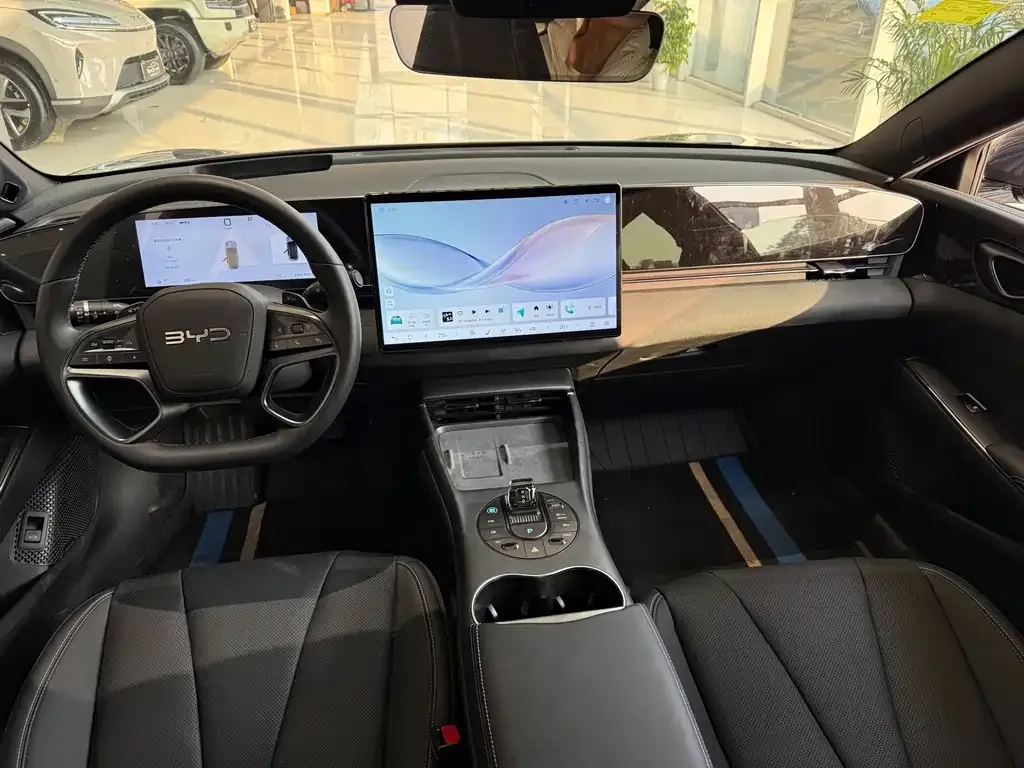 BYD Seal — фото 2