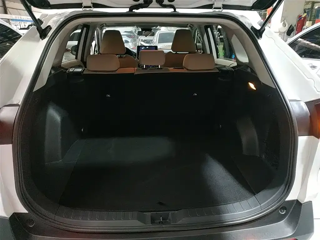 Toyota RAV4 2021 из CN, фото 10