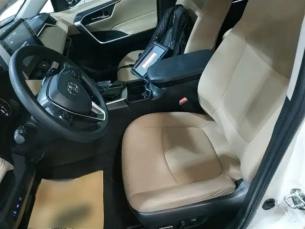 Toyota RAV4 2021 из CN, фото 8