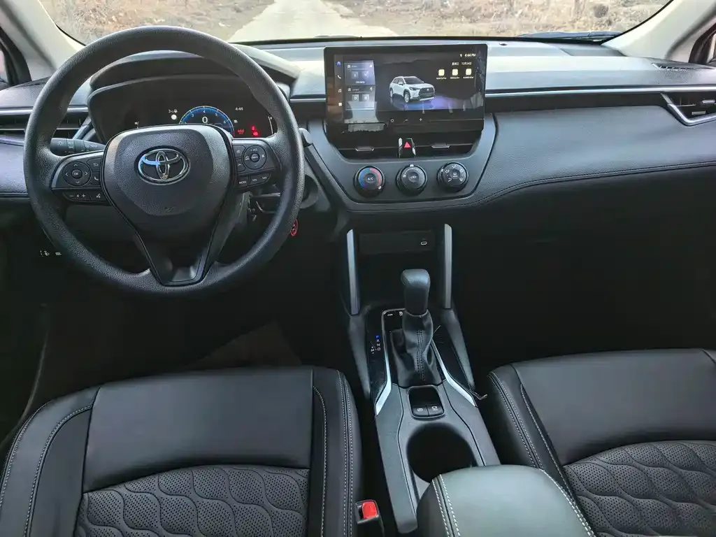 Toyota Corolla Cross 2025 из CN, фото 2